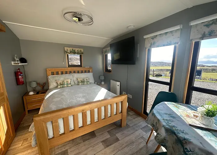 Duirinish Pods With Private Hot Tubs And Duirinish Bothy With No Hot Tub