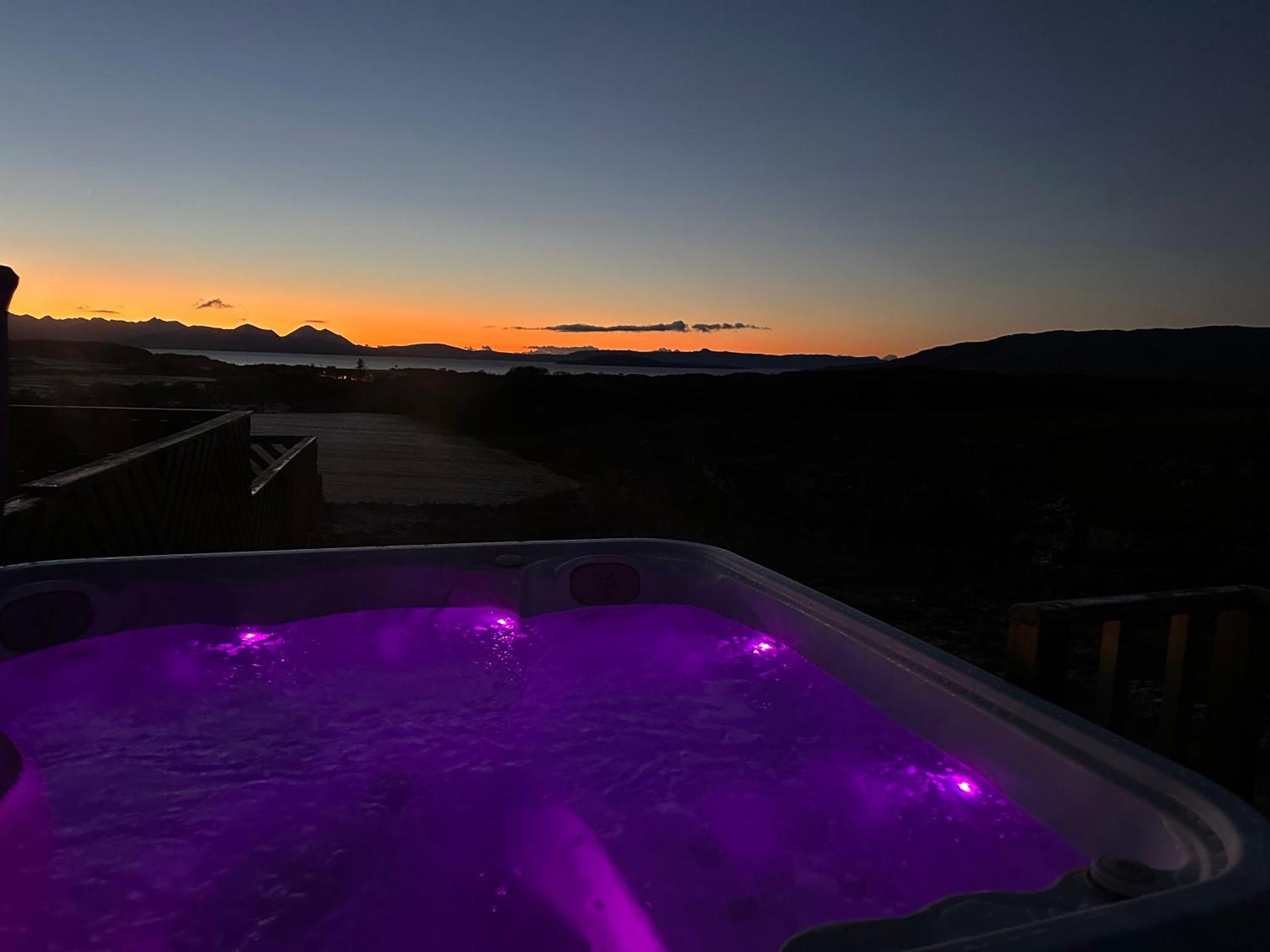Chalet Duirinish Pods With Private Hot Tubs And Duirinish Bothy With No Hot Tub *