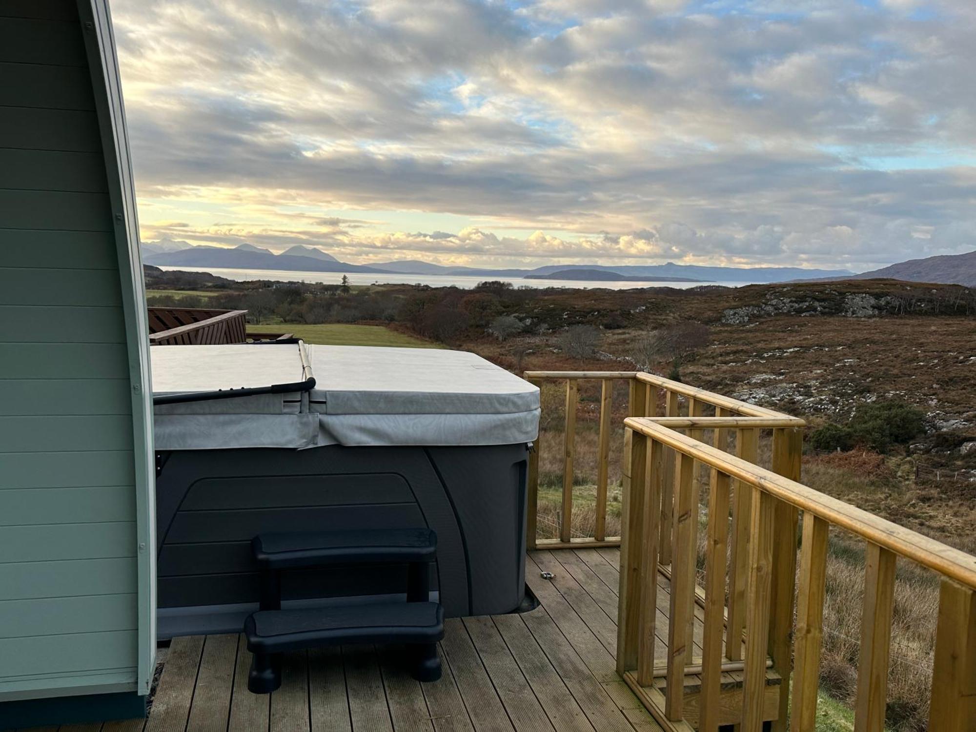 Duirinish Pods With Private Hot Tubs And Duirinish Bothy With No Hot Tub Chalet Plockton