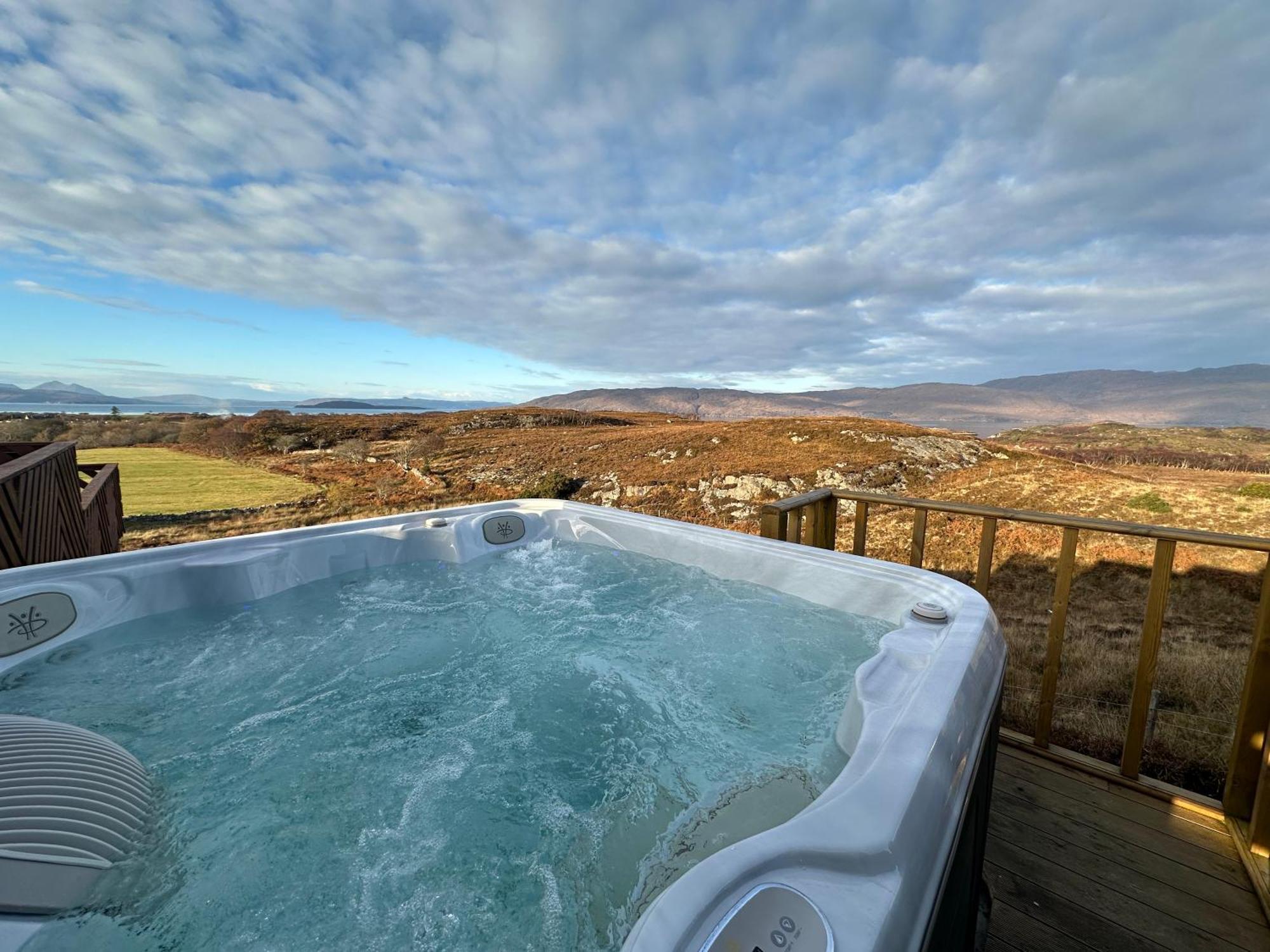 Duirinish Pods With Private Hot Tubs And Duirinish Bothy With No Hot Tub Chalet *